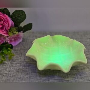 Vintage Northwood by Fenton 6” Lattice Twigs Uranium Custard Small Ruffled Bowl